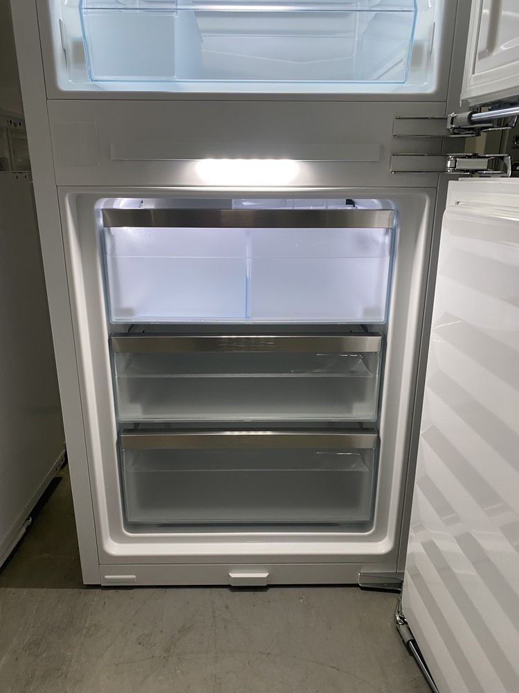 Холодильник під забудову Miele KFN7795D