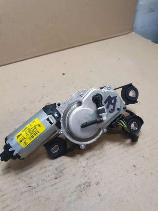 # SILNICZEK WYCIERACZKI TYŁ SEAT LEON II nr 1P0955711