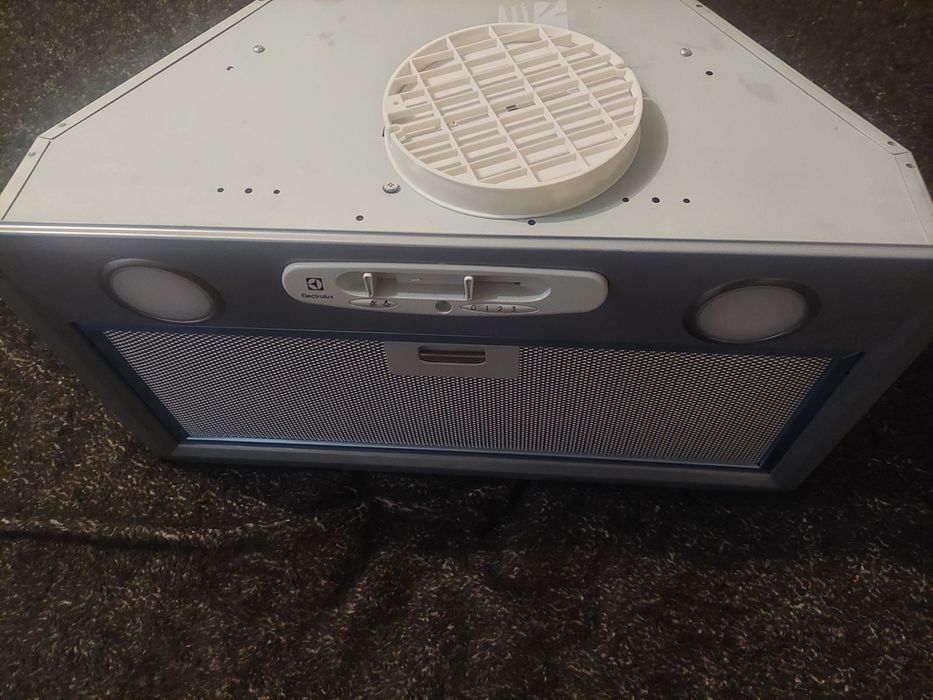 Вытяжка Electrolux нова