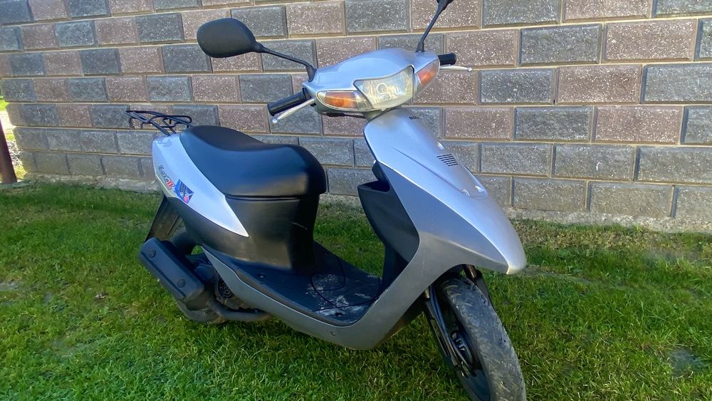 Скутер Suzuki Lets2