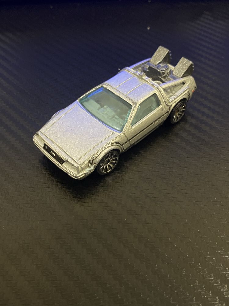 Hot Wheels Back to the future time travel machine (DeLorean DMC-12)