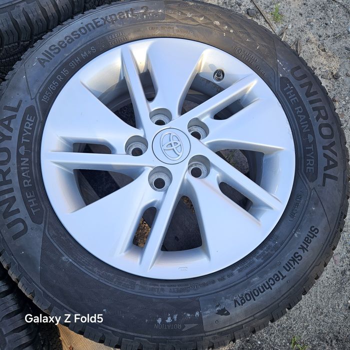 Alufelgi 15 Toyota Auris Corolla 5x114,3 ET39 TPMS