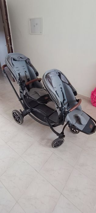Carrinho bebé gêmeos