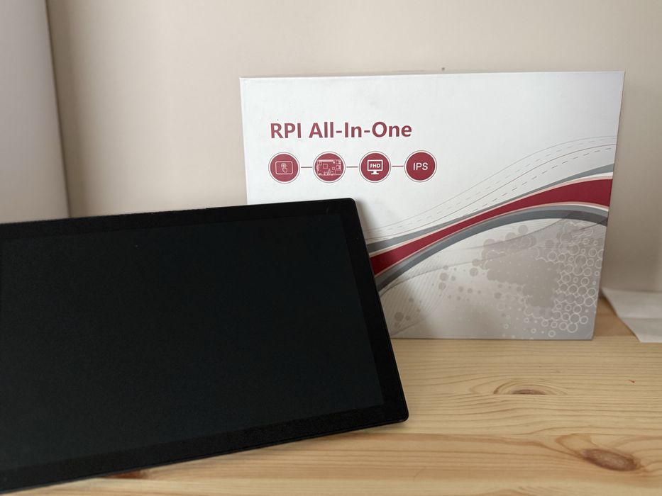 Raspberry Pi 4 z panelem 10” dotykowym