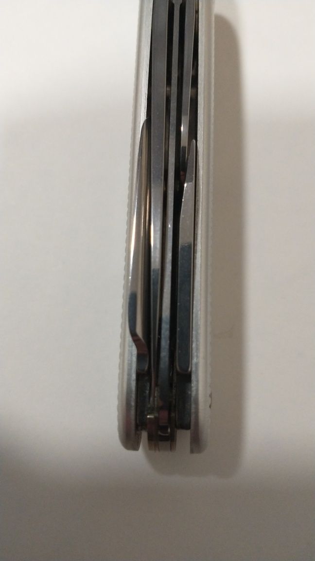 Кишеньковий ножик Victorinox Alox Harvester
