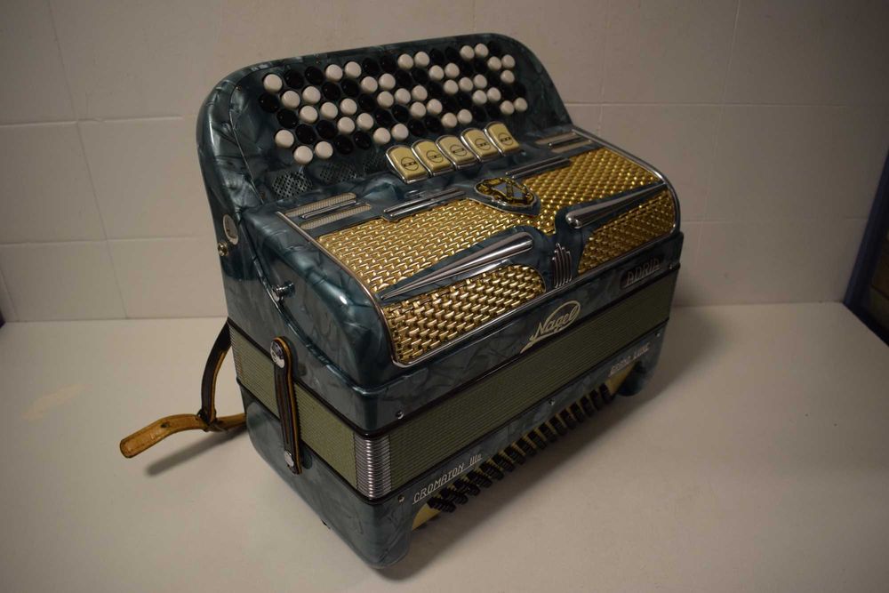 Acordeao Adria Cromton Grand Lux 3 Voz, N 241