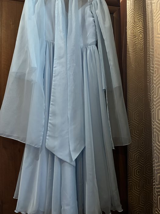 Ніжно-блакитна випускня сукня!