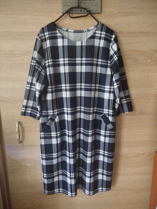 Sukienka damska w kratę Anmado plus size