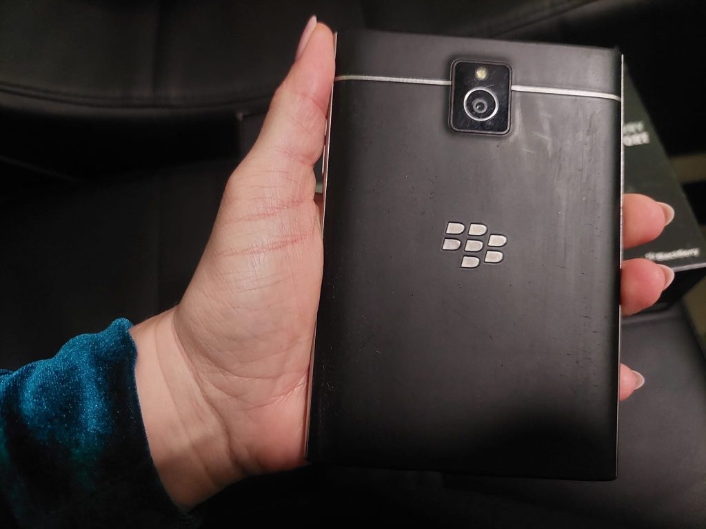 Blackberry passport sqw100-1