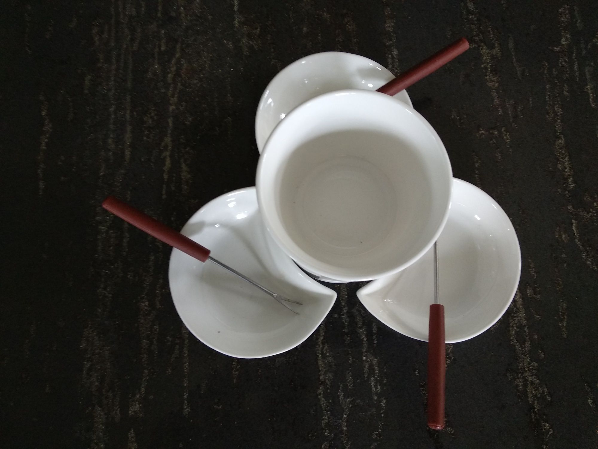 Biały ceramiczny  zestaw do fondue