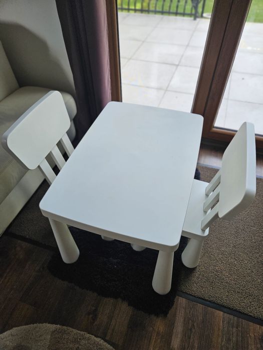 Zestaw mebli dzieci IKEA Mamut stolik  plus 2 krzesełka dla dziecka