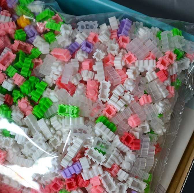 Конструктор Bearbrick из блоков Magic Blocks в виде мишки Бирбрик
