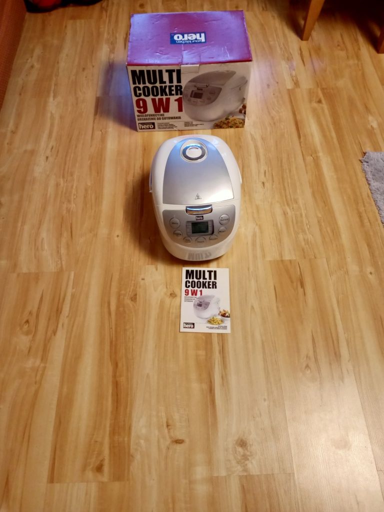 Sprzedam wielofunkcyjne urządzenie Multi Cooker  9w1 nowe w kolorze bi