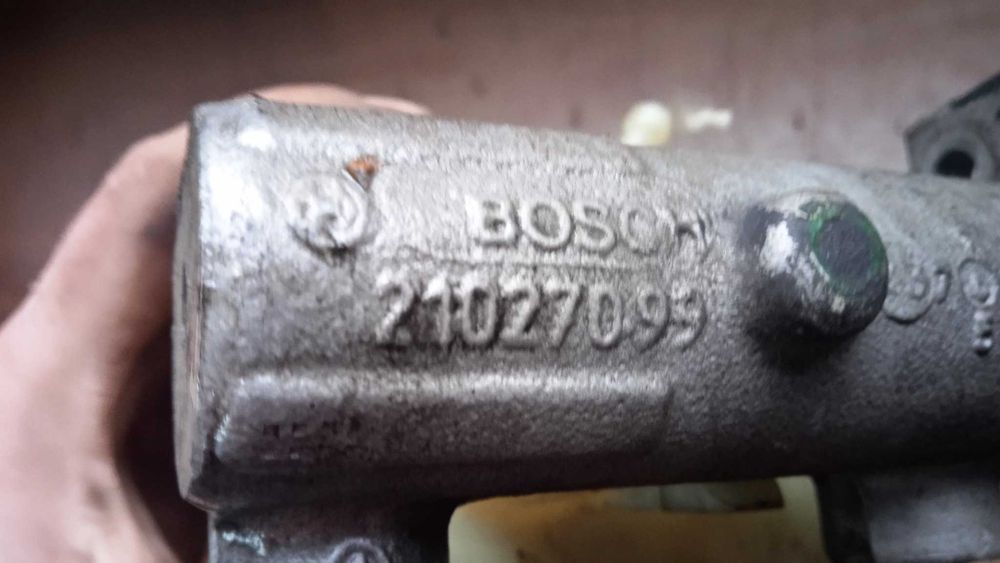 Pompka serwa zbiorniczek płynu hamulcowego zespolony Audi A3 8L 1.8 B