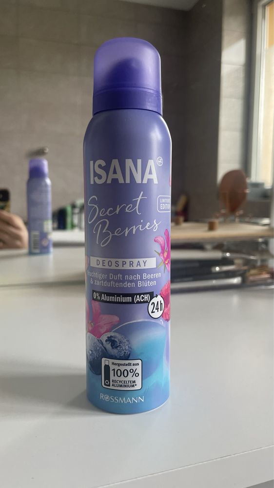 Isana secret berries dezodorant