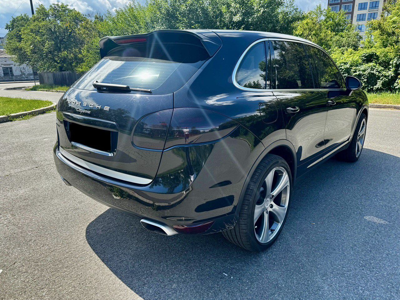 Porsche Cayenne офіційний 2011 року