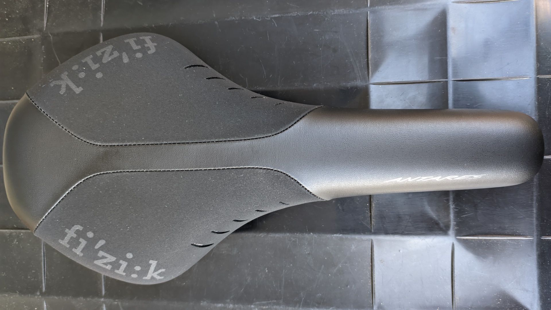 Selim Fizik Antares R7 preto, novo