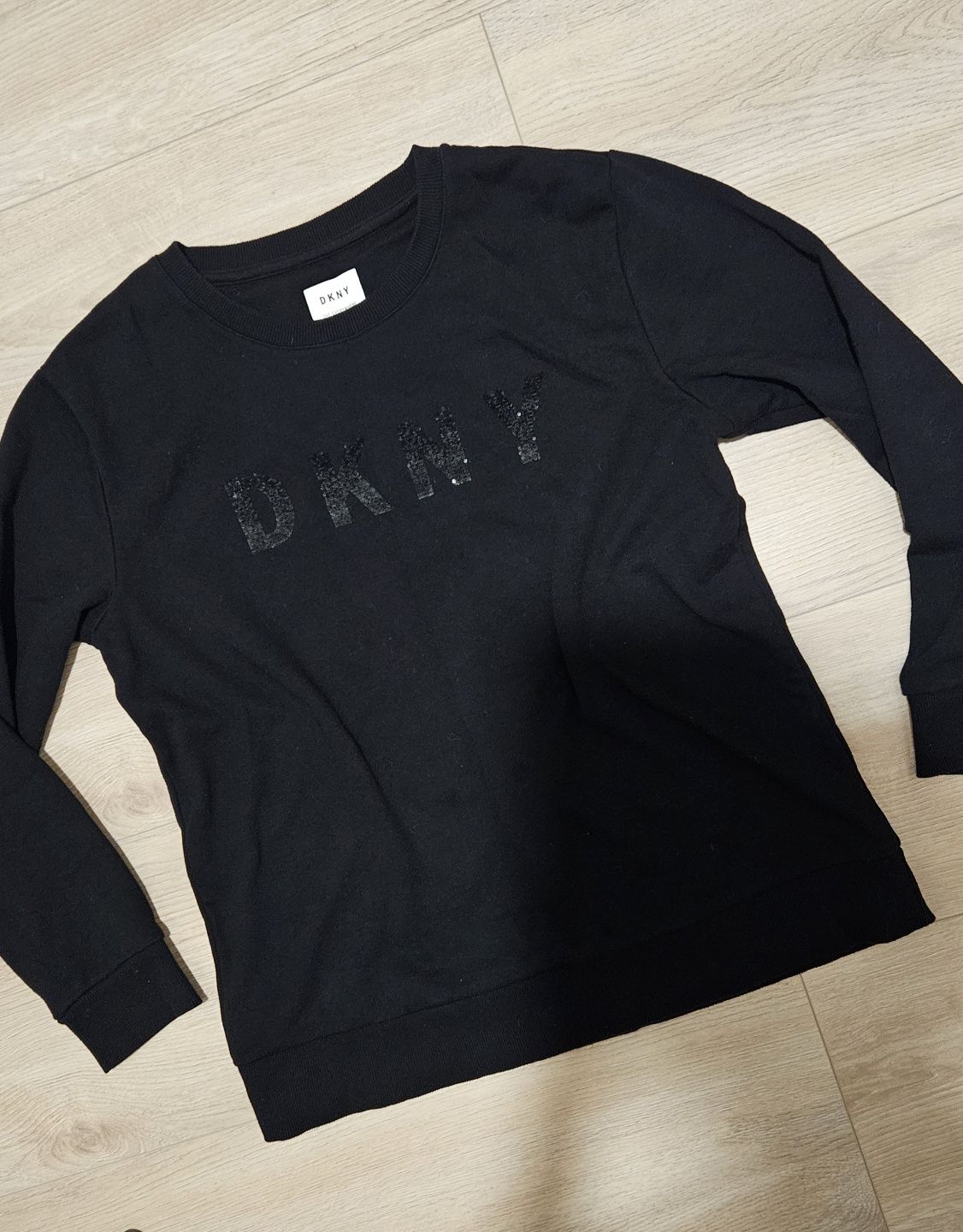 Czarna bluza dkny M z cekinami