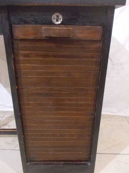 Stare przedwojenne biurko z żaluzją 90 x 49 cm.