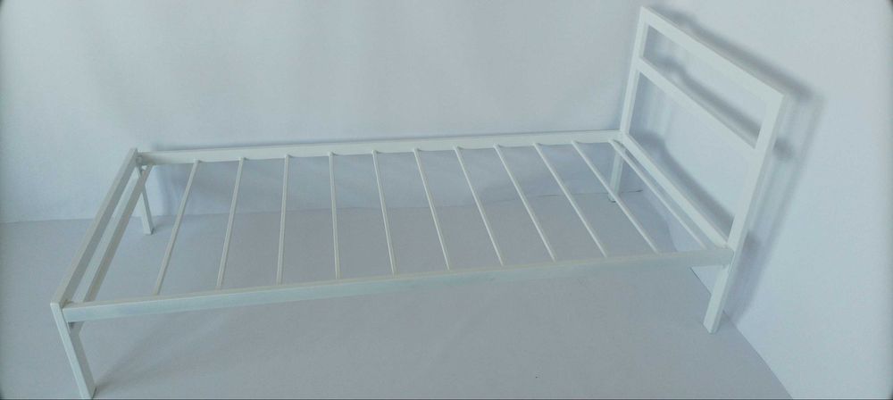 Ліжко в стилі лофт білий колір металеве з міцне . Кровать белая .Loft
