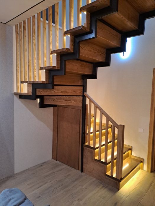 Сходи з дерева на любий смак