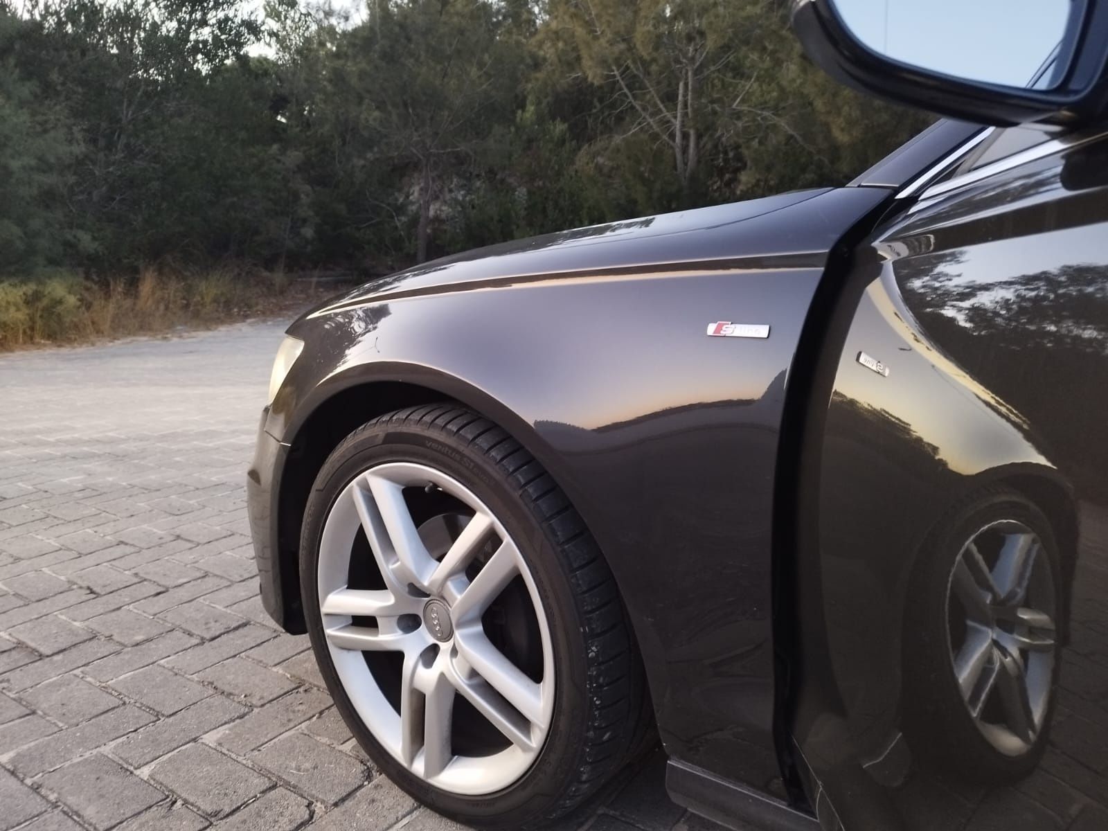Audi A6 com livro revisões