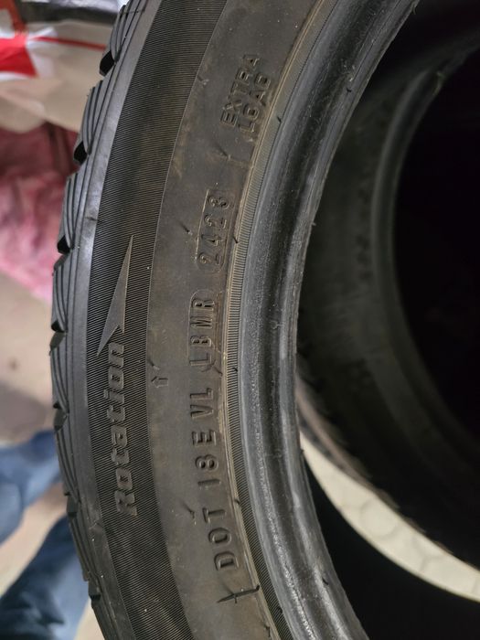 Продам Зимние шины R18 235/45