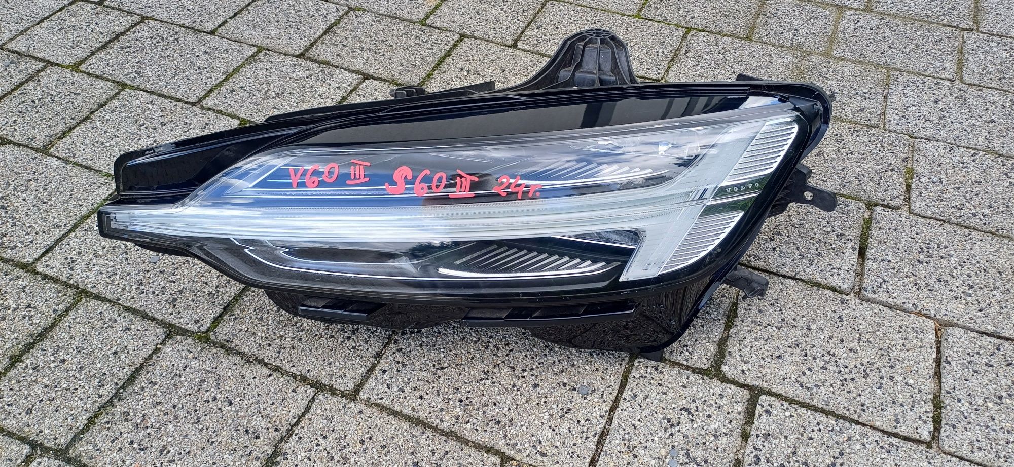 Lampa przednia lewa volvo V60 III S60 III FULL LED 24r