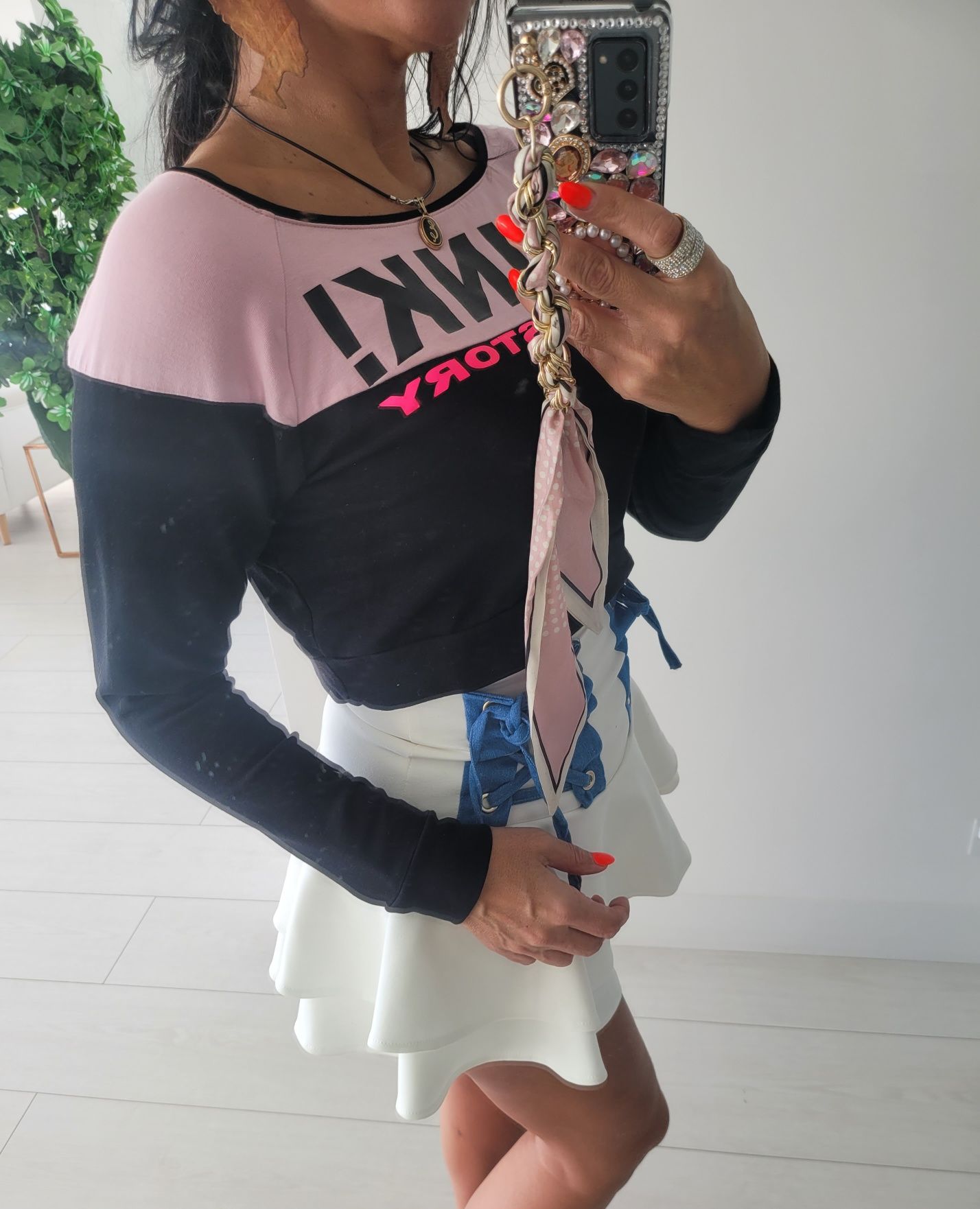Bluza krótka neonowy napis Pink