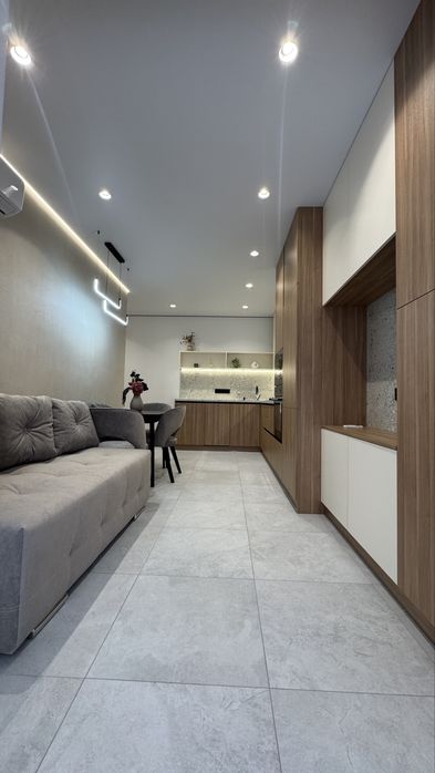 Продаж стильної квартири в центрі міста з ремонтом!