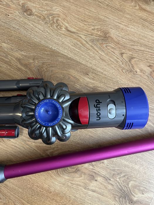 Odkurzacz Dyson V8 Absolute + Nowe Filtry