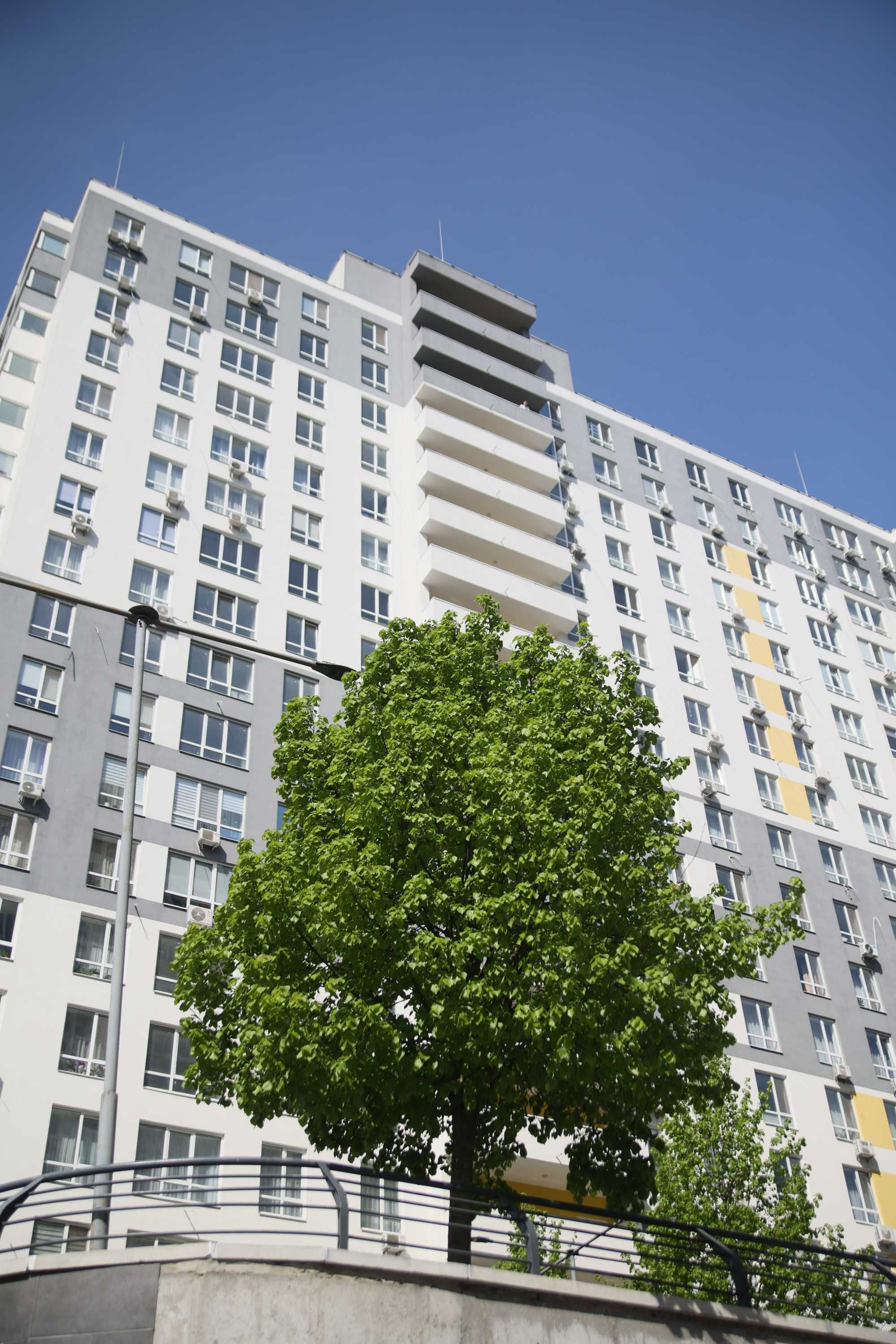 Продається 3-кімнатна квартира 86 м² у зданому будинку