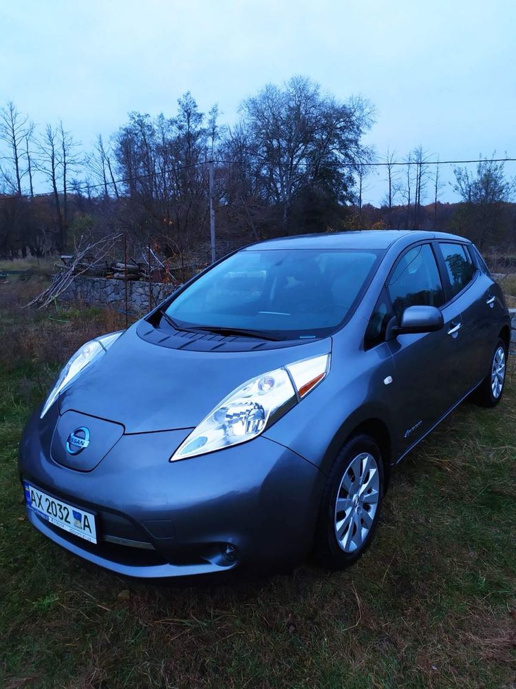 Nissan Leaf 2015 года