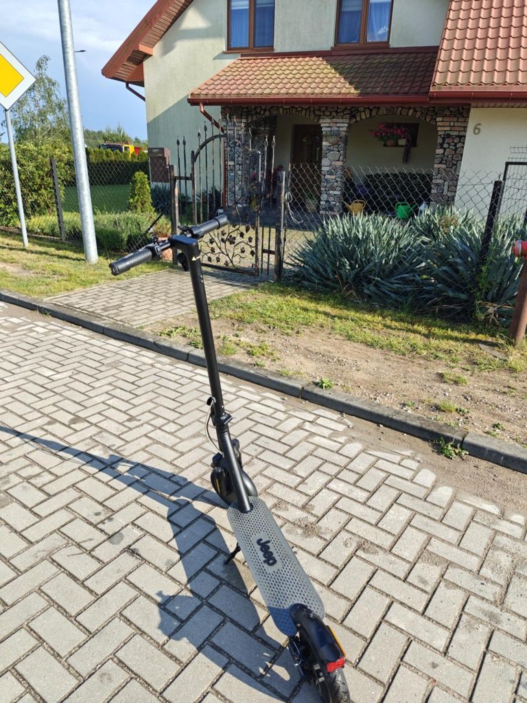 Hulajnoga elektryczna Jeep JAF SR Safe Rade 350W – stan  dobr