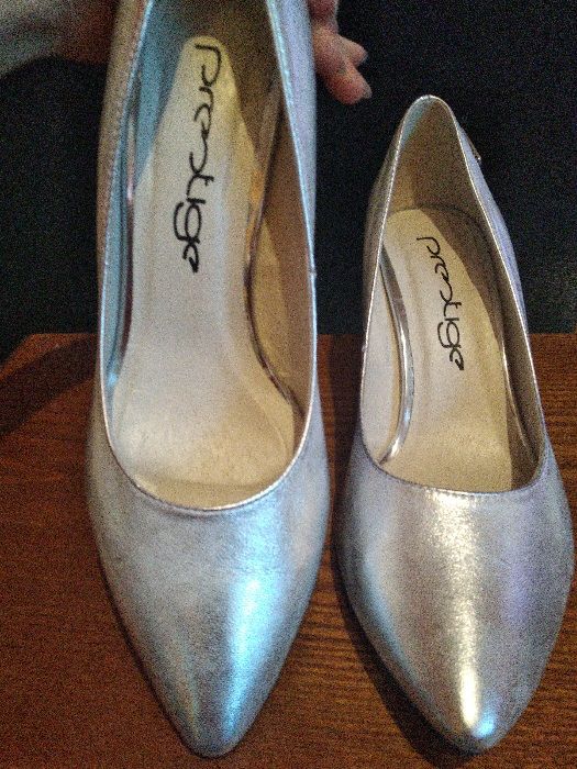 Nowe skórzane baleriny rozmiar 38