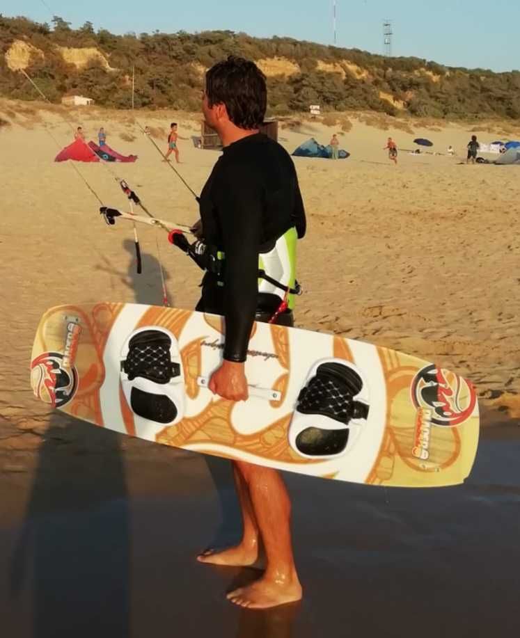 Kitesurf oxone enduro v2 9m + enduro v1 12mt + barra +prancha