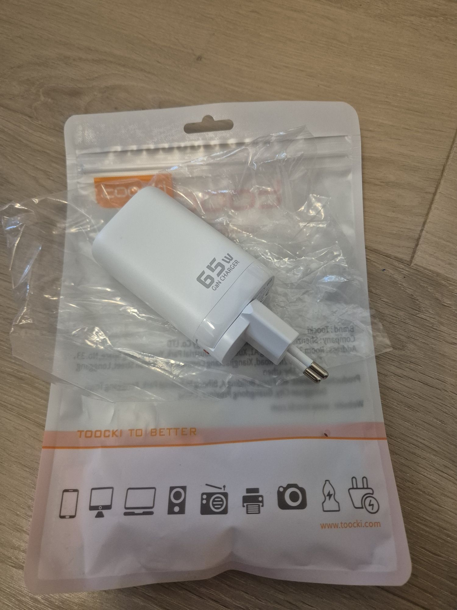 3арядний блочьок (зарядка) Тoocki 65W GaN USB-С.