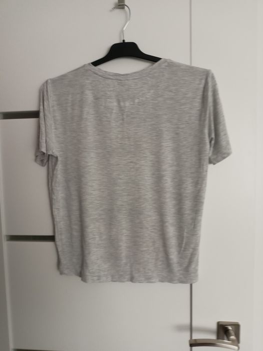 Koszulka bluzka t-shirt Stradivarius