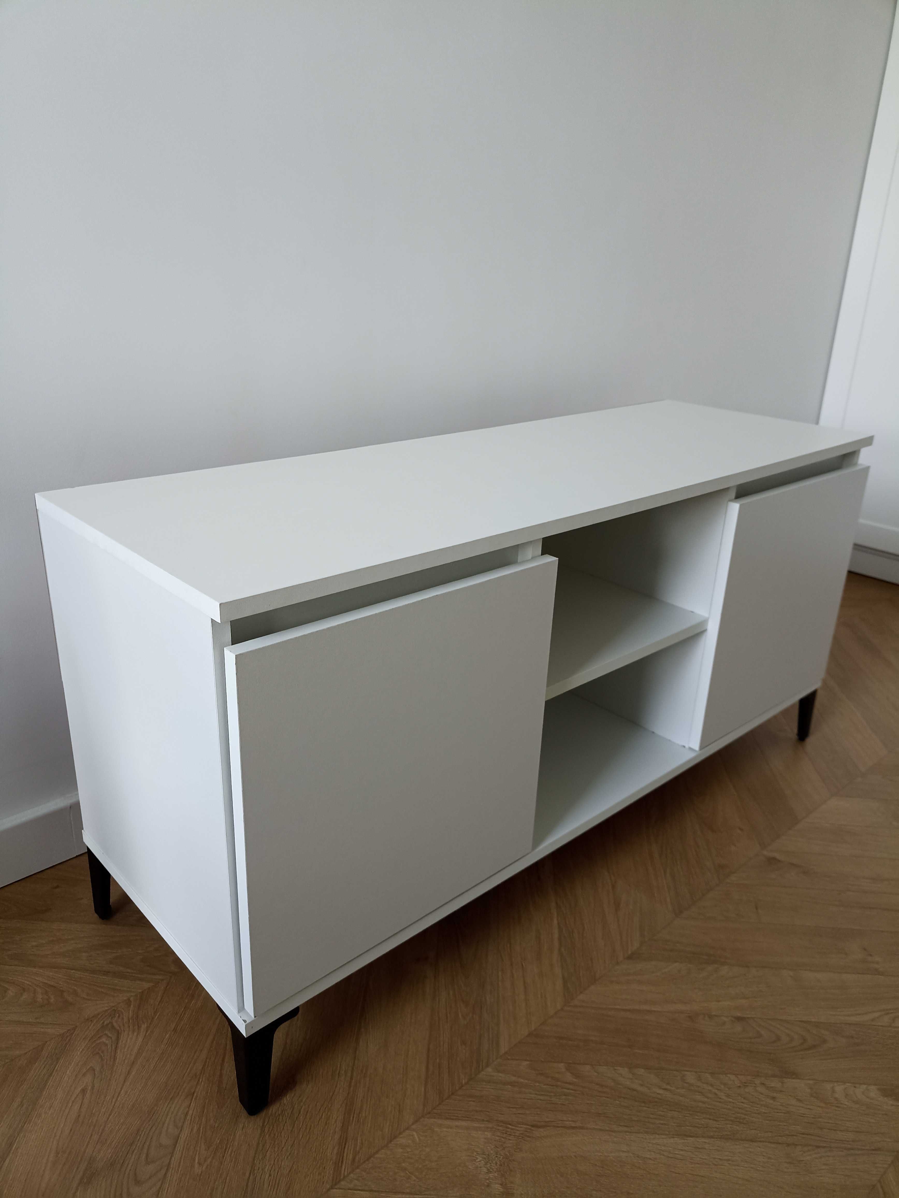 Biała szafka na telewizor lub do sypialni (z Ikea)