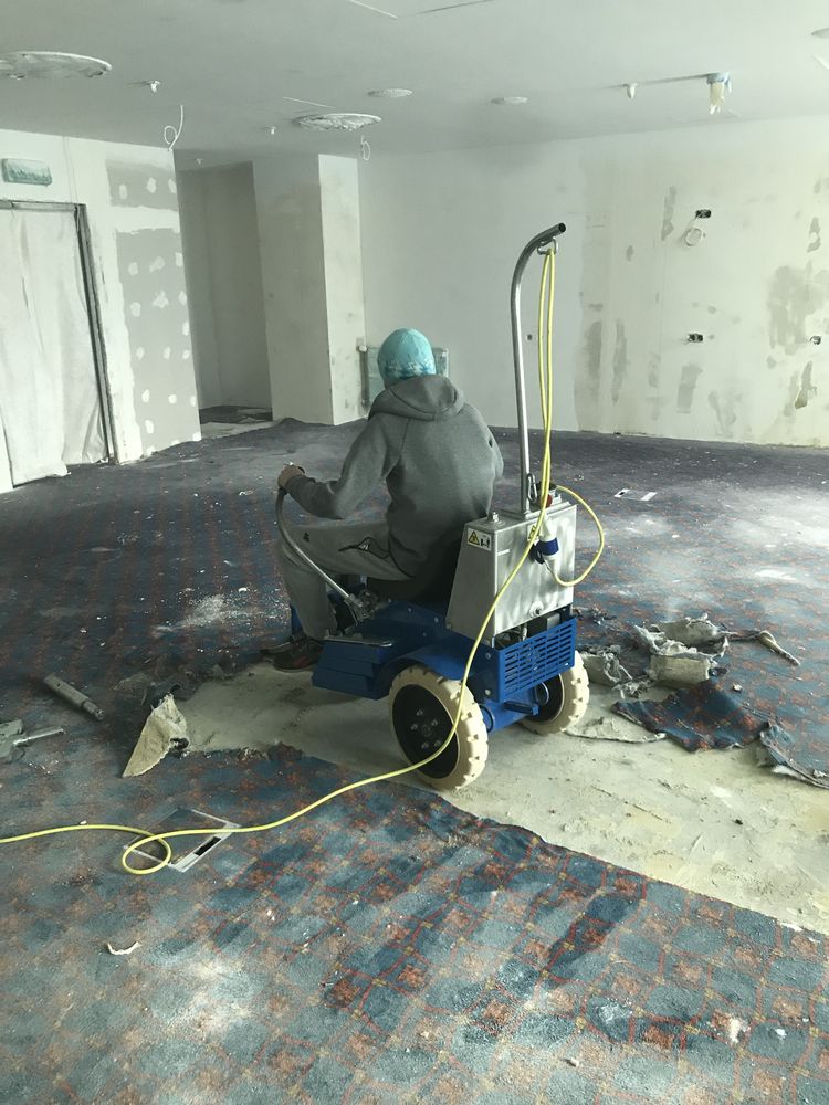 Usiwanie subitu.kleju ,farb, plytek parkietu wykadzin wyburzenia