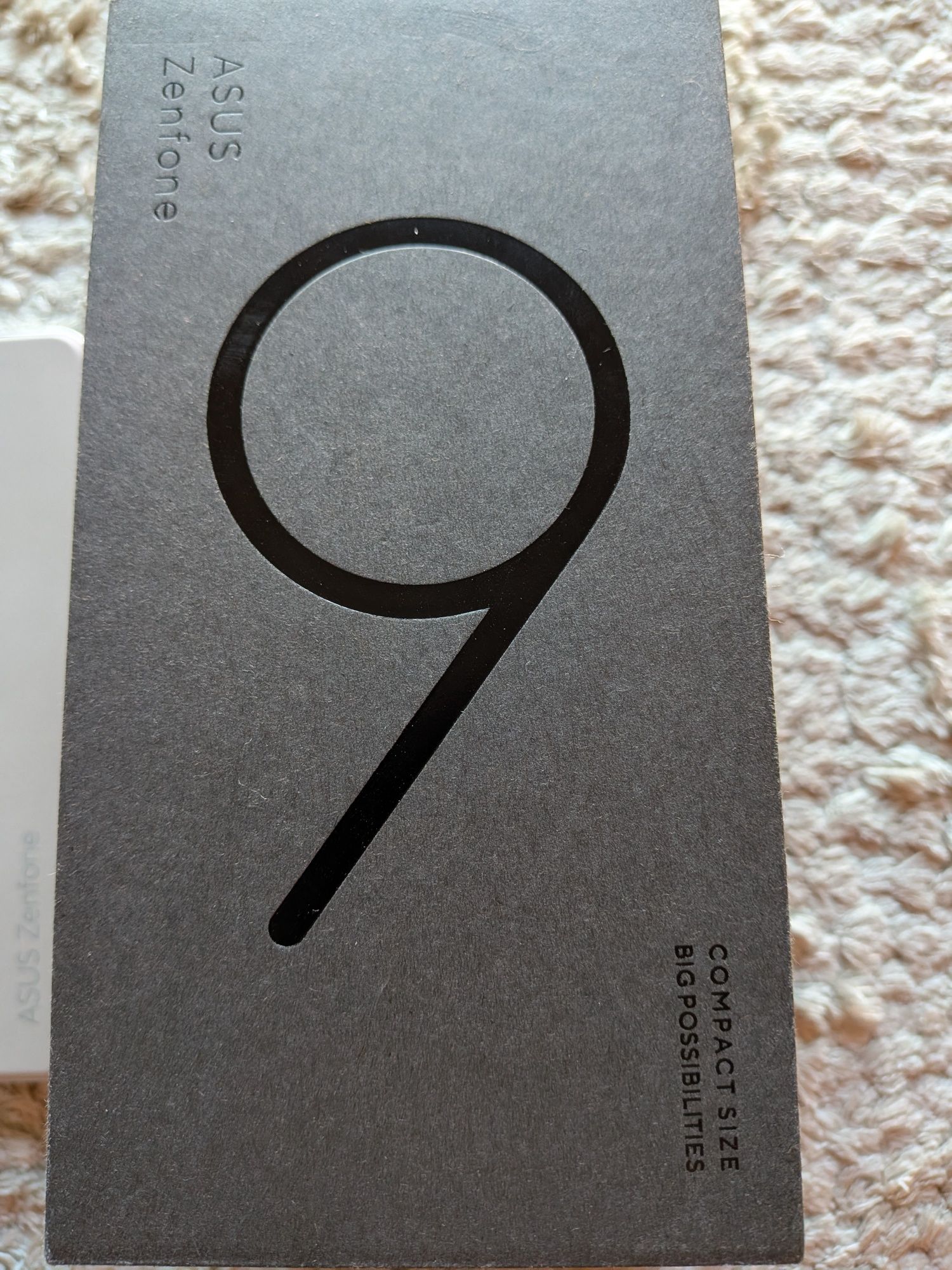 ASUS ZenFone 9 RAM 8 e 128GB