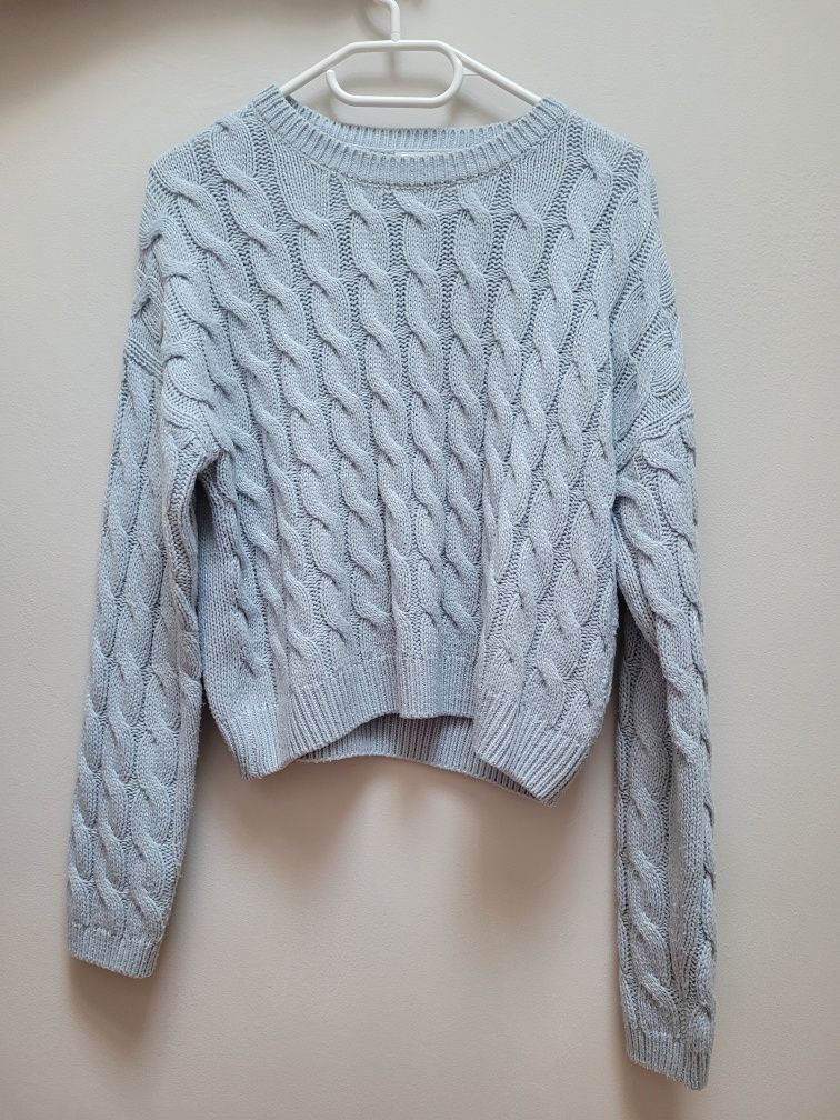 Sweter z grubszym splotem