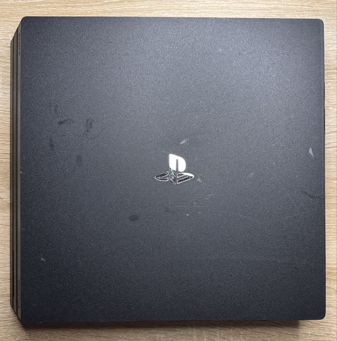 Игровая приставка консоль Sony PlayStation PS4 Pro 1tb без геймпада