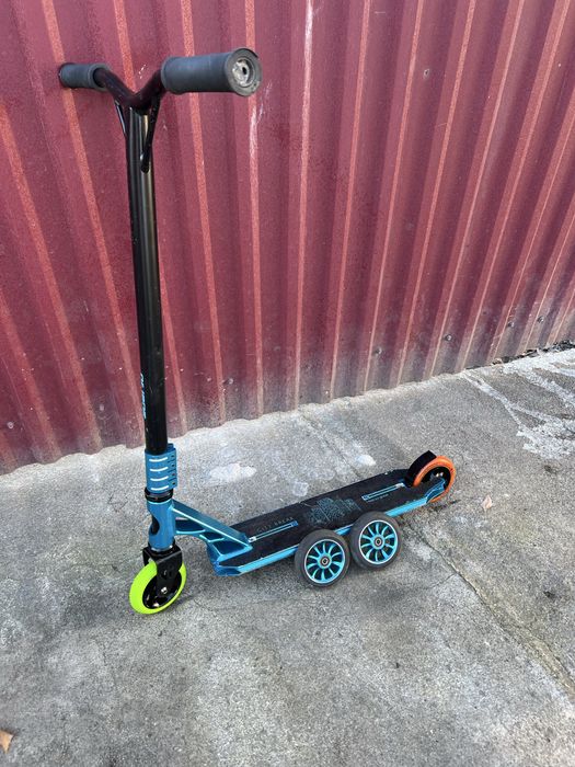 Продам трюковий самокат в хорошому стані