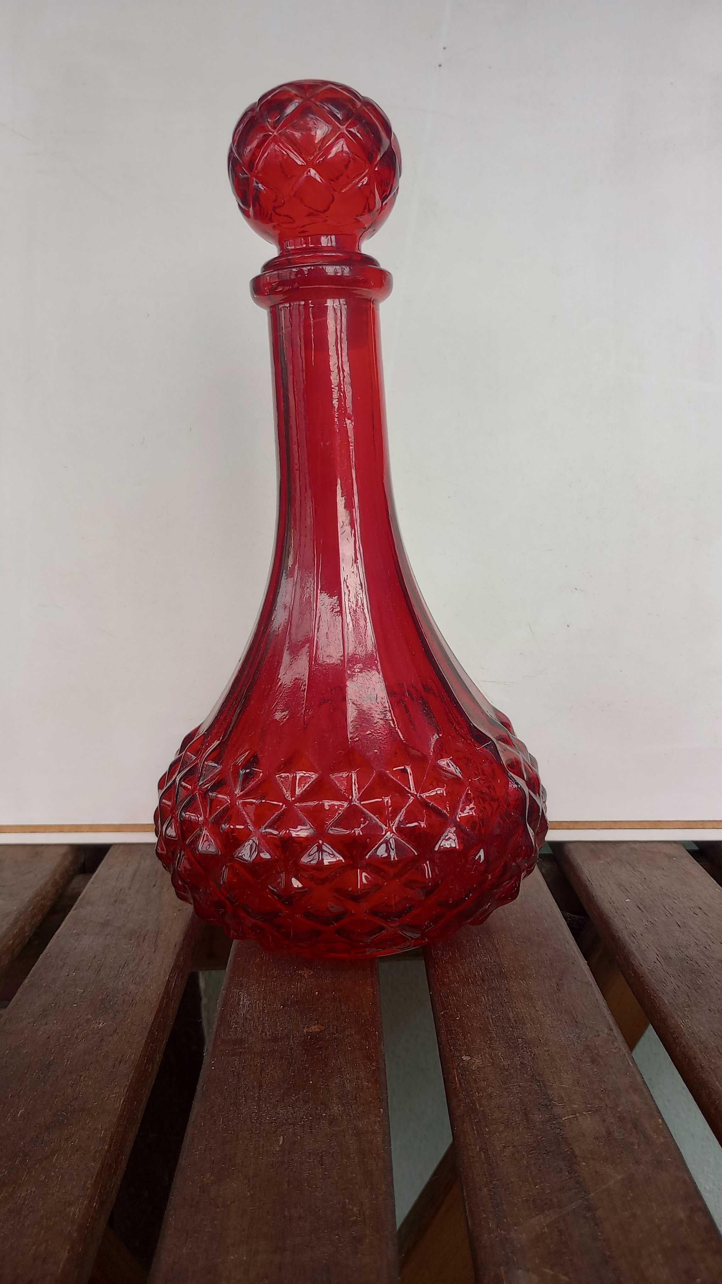 jarras altas de vidro pintado de vermelho