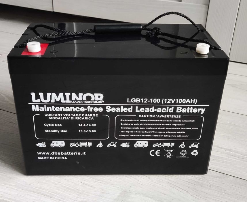 Akumulator AGM 12v 100Ah, z pojemnikiem i  gniazdami USB, zapalniczka.