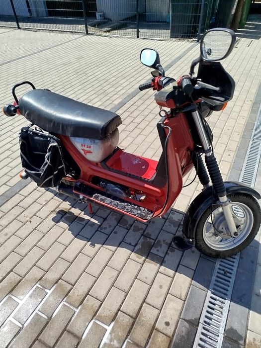 Simson Sr 50
Sprzedam Simsona SR 50 – skuter (1989 r.)