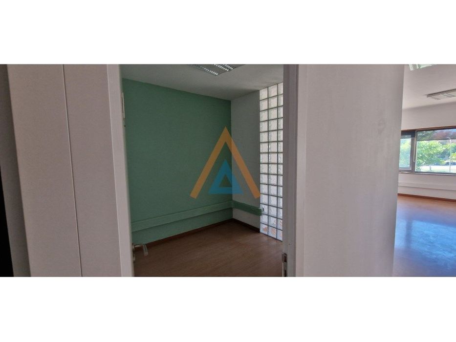 Amplo, luminoso e central.