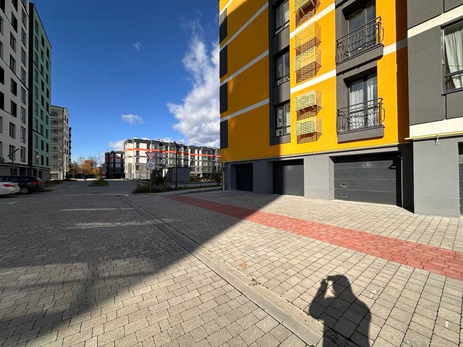 Гараж з гарним заїздом Національної Гвардії