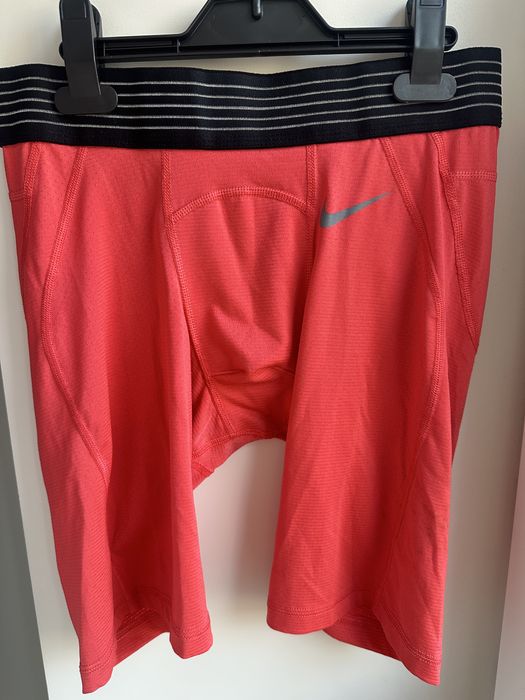 Подшортники, велосипедки, лосины Nike